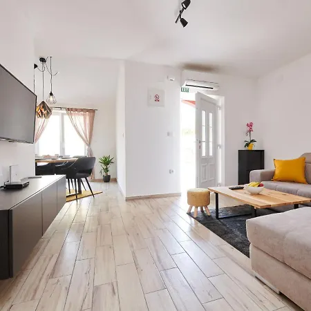 בית נופש Maris By Interhome